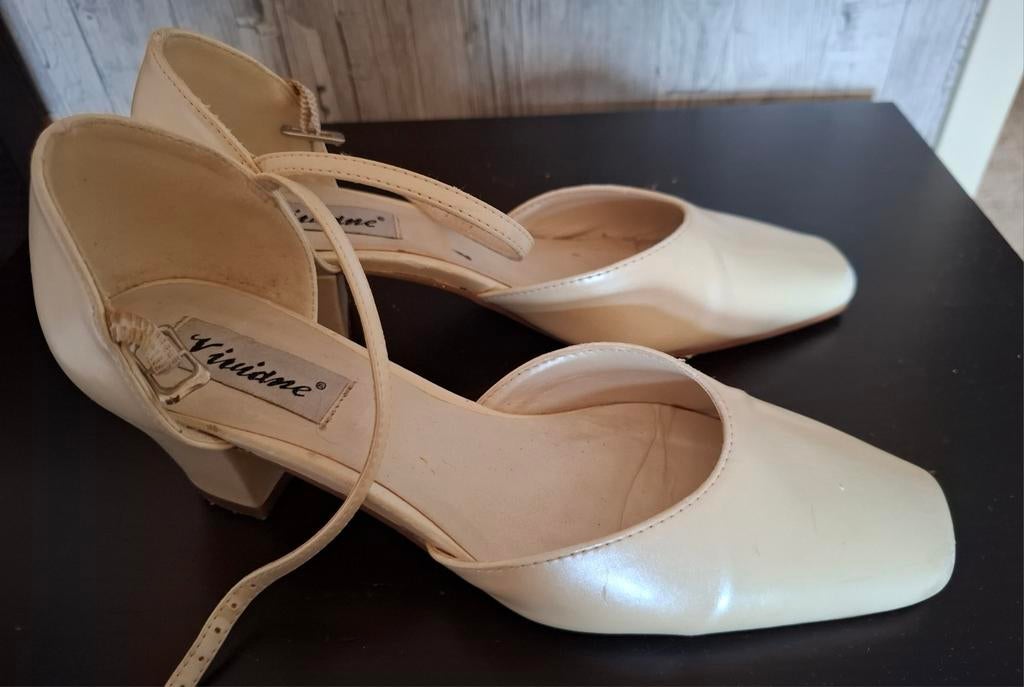 Ivoor trouwschoenen maat 38, Kleding | Dames, Ophalen of Verzenden, Zo goed als nieuw, Overige kleuren, Schoenen
