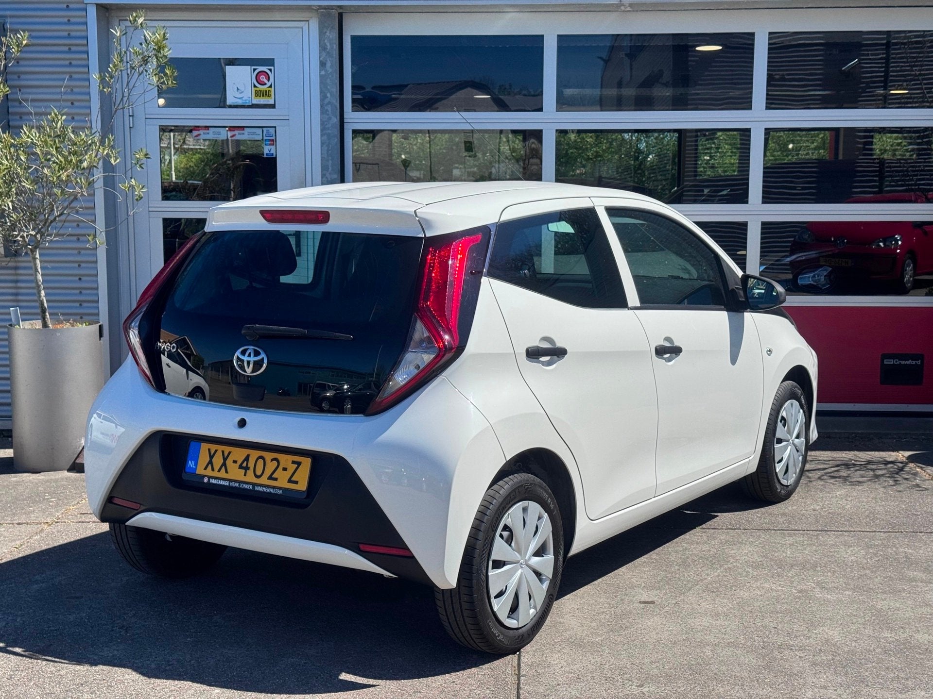 Toyota Aygo 1.0 VVT-i x-fun 5-Drs / Airco / Led / Bluetooth, Auto's, Voorwielaandrijving, Dealer onderhouden, Gebruikt, Euro 6