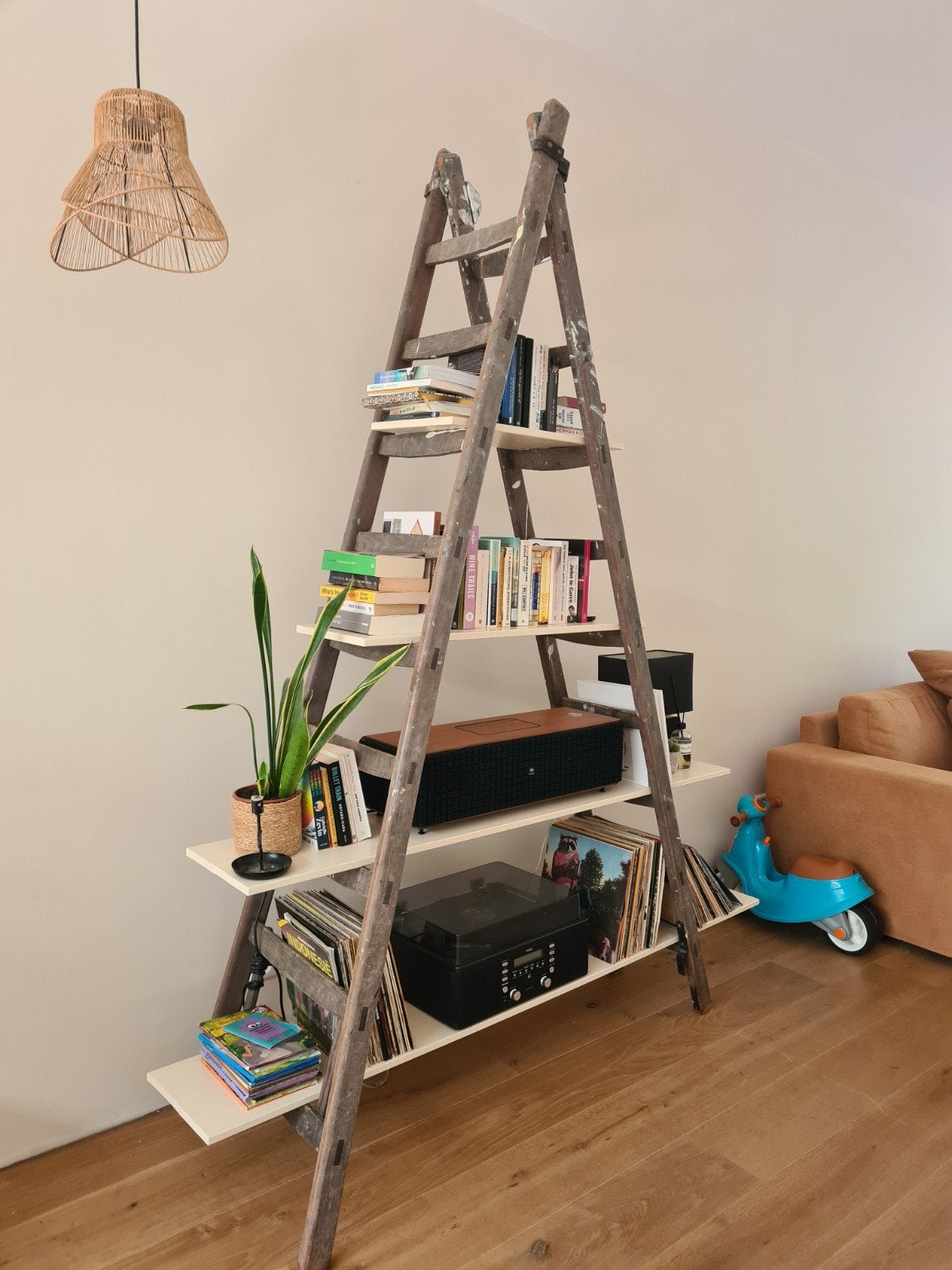 Vintage wandkast, Ophalen, Met plank(en), Gebruikt, 200 cm of meer