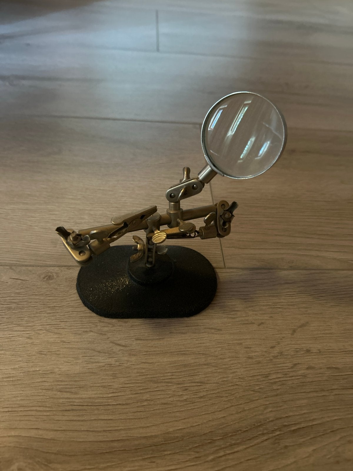 Vergrootglas met standaard en klemmen, Ophalen, Gebruikt, Vergrootglas of Loep