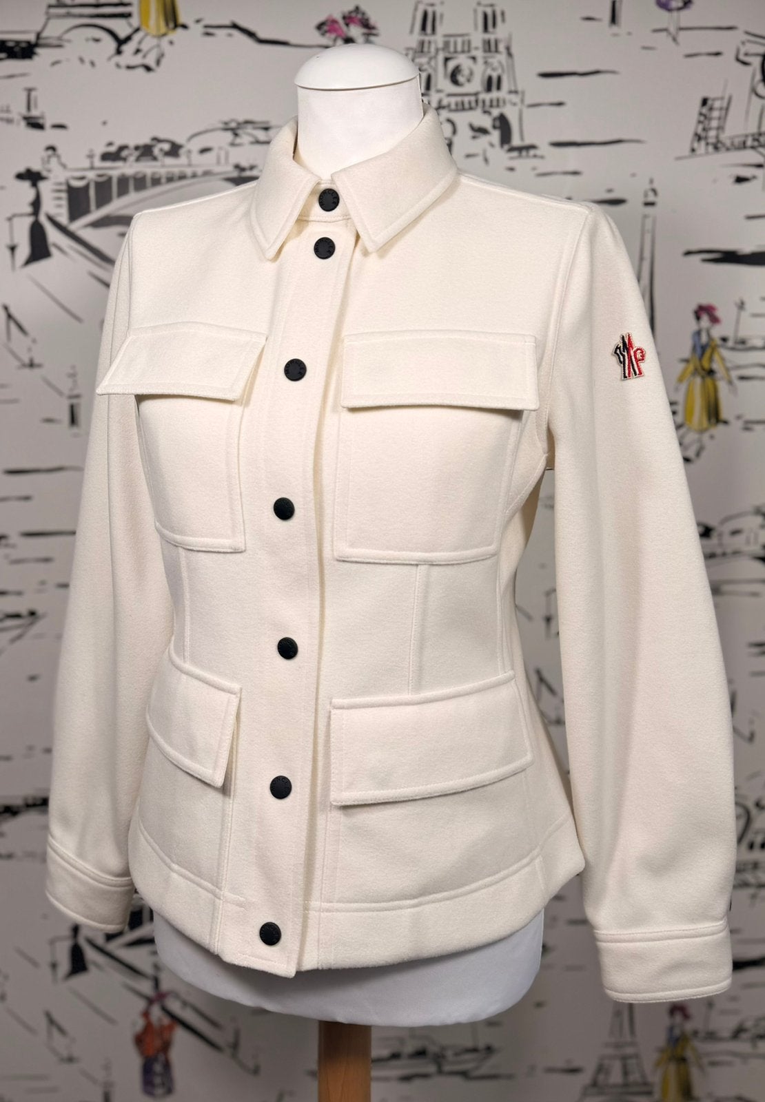 Moncler Grenoble ivory jasje jas dames maat S (860 euro), Moncler EU, Wit, Ophalen of Verzenden, Zo goed als nieuw