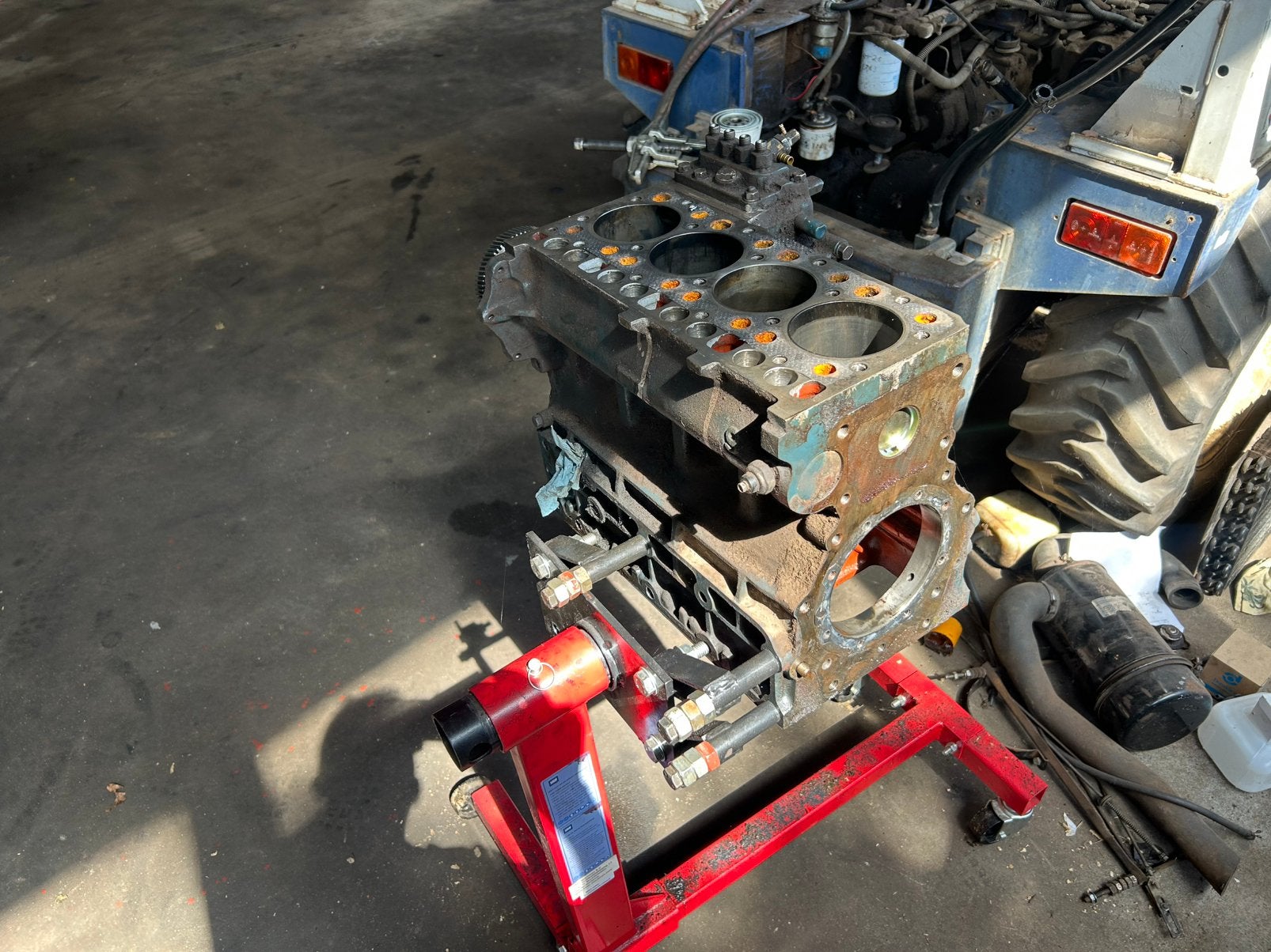 Kubota v1902 motor onderdelen, Ophalen