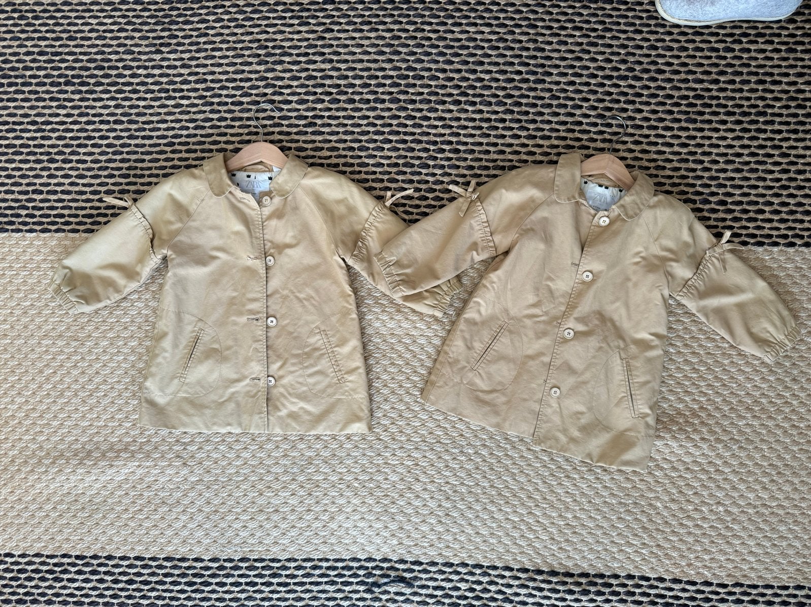 Zara Baby Trenchcoat (2-3 jaar) - Set van 2, Ophalen of Verzenden, Gebruikt, Jongen of Meisje