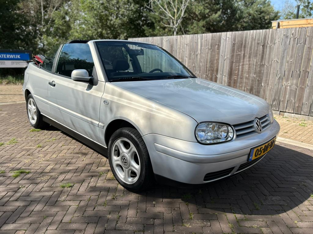 Volkswagen Golf 1.8 Cabriolet 55KW 1999 Grijs, Stof, 74 pk, 4 cilinders, Cabriolet