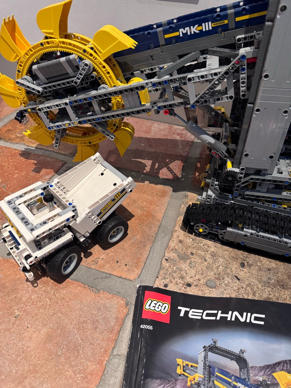 Lego Technic 42055 Emmerwiel Graafmachine met Truck, Ophalen of Verzenden, Zo goed als nieuw, Overige merken