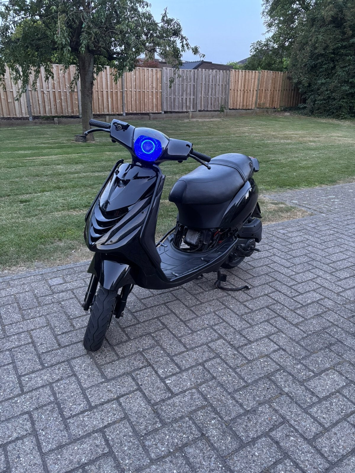 Zip piaggio scooter a klasse, Fietsen en Brommers, Scooters | Piaggio, Ophalen, Zo goed als nieuw, Benzine, Zip
