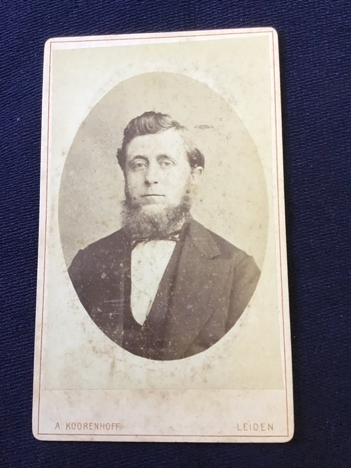 CDV, Man, A. KOORENHOFF, LEIDEN, Carte de Visite 2, Ophalen of Verzenden, Voor 1940, Gebruikt, Foto