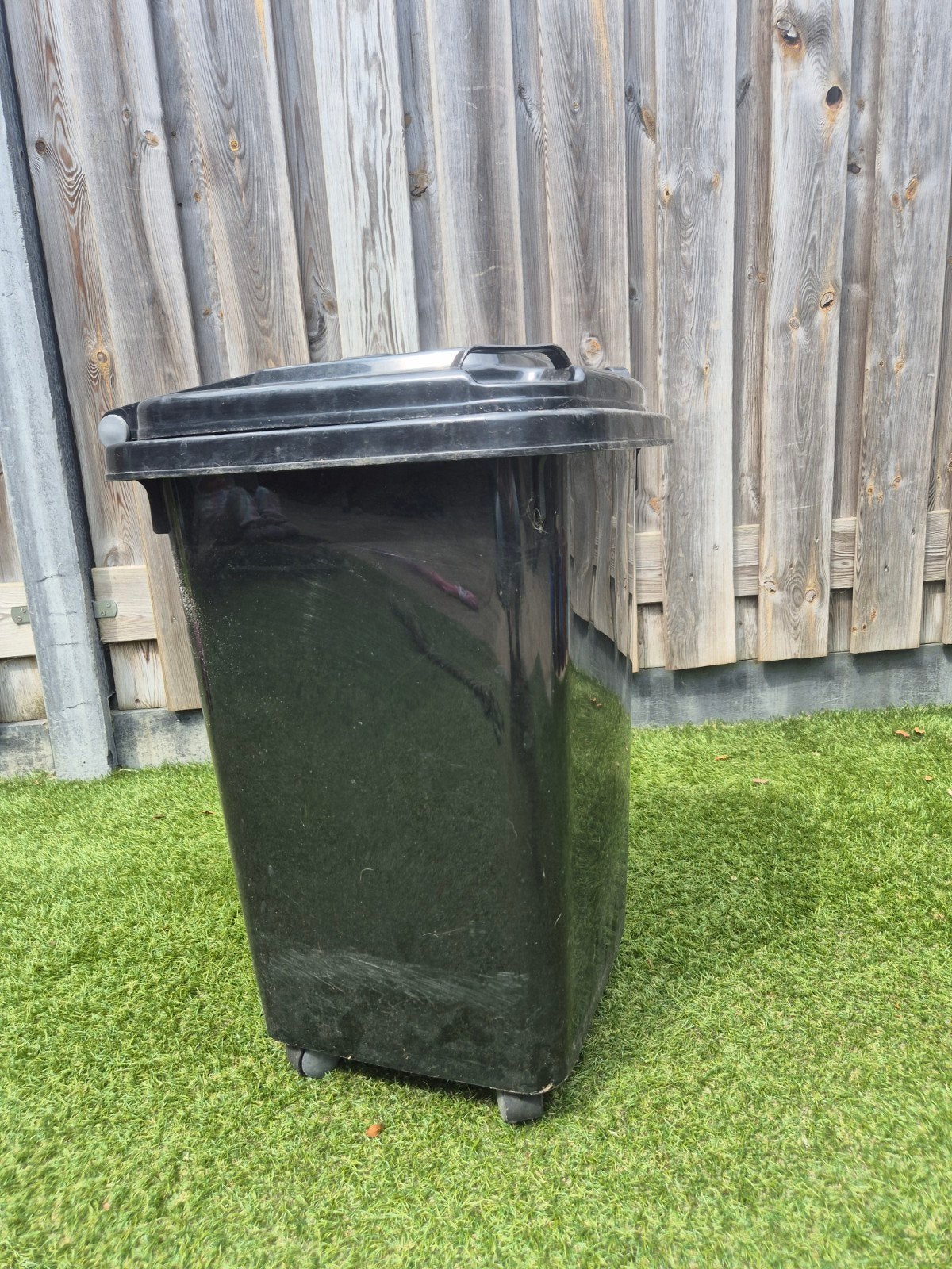 Mini container op wielen - Handig voor afval of opslag, Ophalen