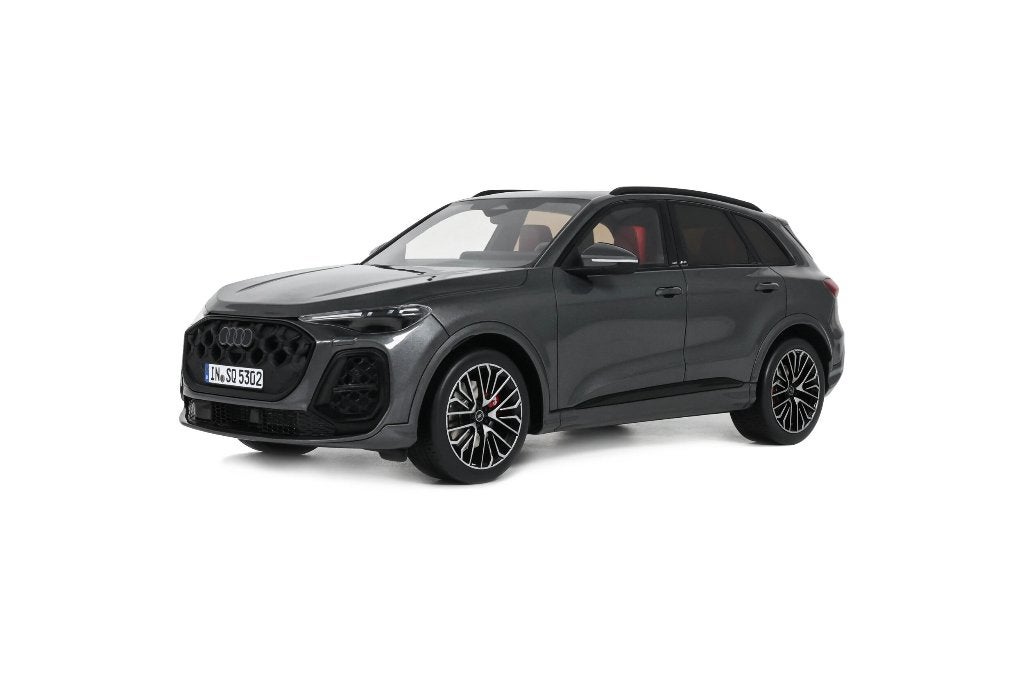 OttoMobile 1:18 Audi SQ5 TFSI Volcano grey 2025