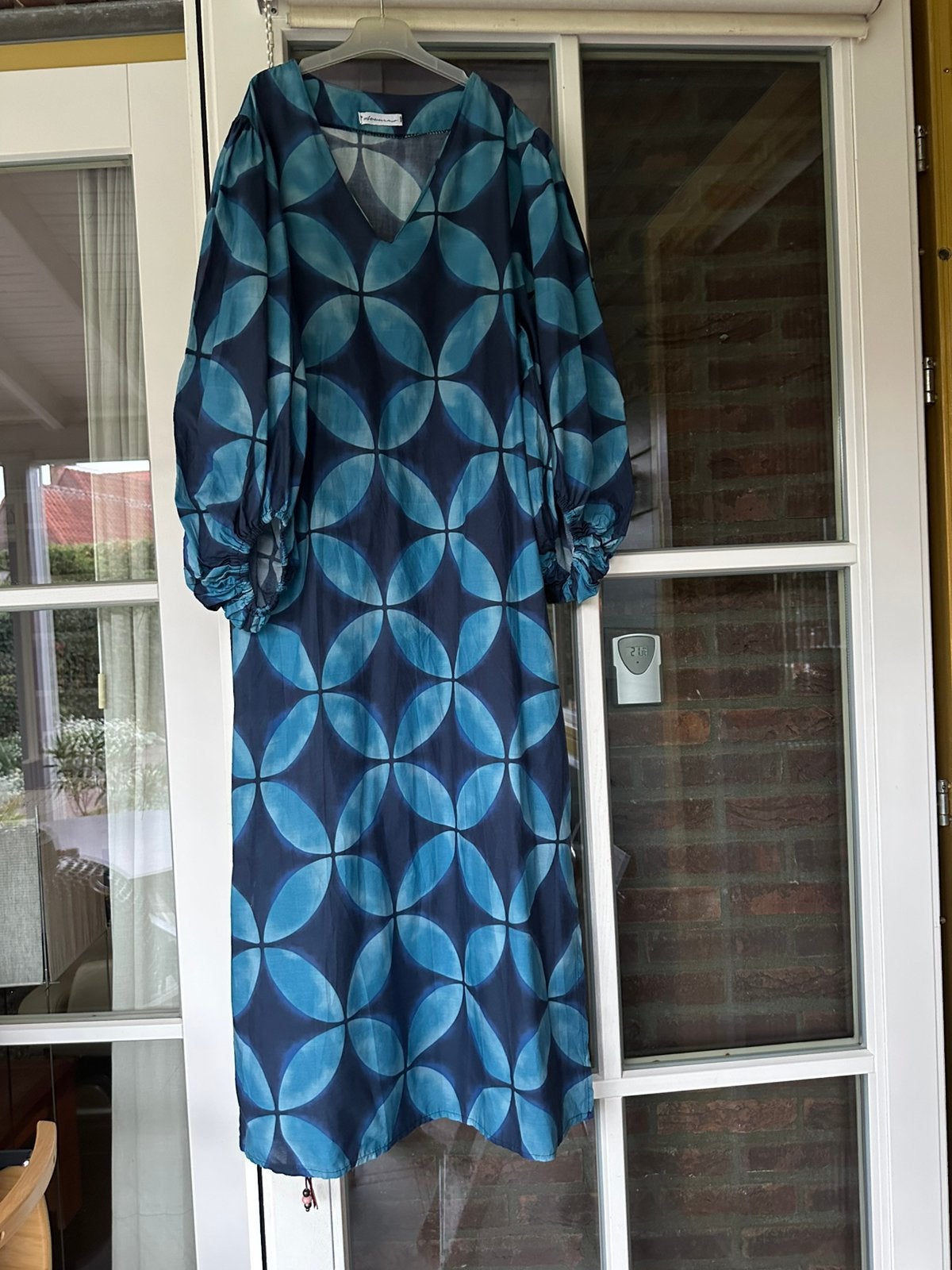 Blauwe Azurro jurk, maat L, Maat 42/44 (L), Zo goed als nieuw, Verzenden, Blauw