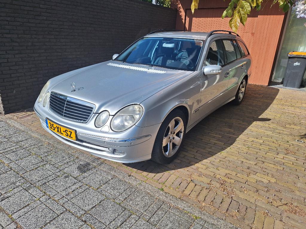 Mercedes E200 Avantgarde 1.8 Kompressor Automaat MOOI!, Auto's, Mercedes-Benz, Automaat, Achterwielaandrijving, Zwart, 4 cilinders