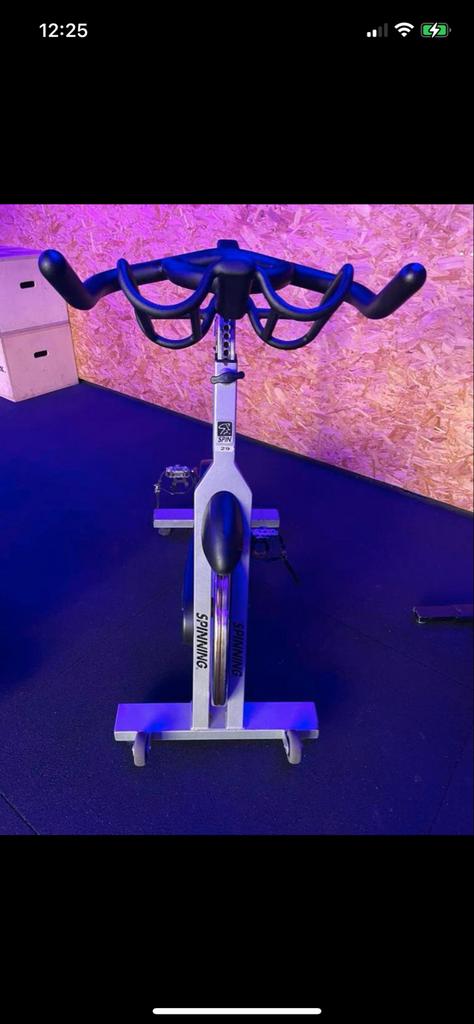 8 Spinningfietsen - Ideaal voor sportschool of thuisgebruik, Sport en Fitness, Fitnessapparatuur, Gebruikt, Spinningfiets, Ophalen of Verzenden