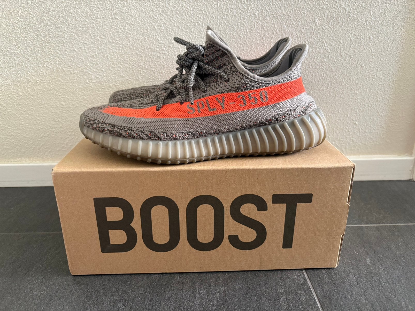 Yeezy Beluga maat 42, Overige kleuren, Ophalen of Verzenden, Sneakers of Gympen, Gedragen