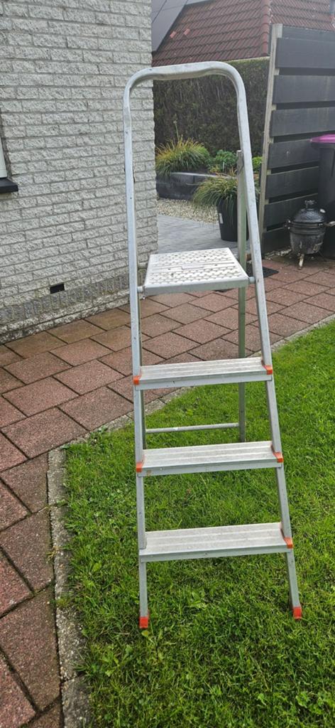 Tomado trap, Ophalen, Gebruikt, Minder dan 2 meter