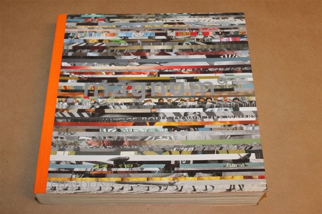 Magnum — Fotojournalistiek Jaren 80 en 90, Dik Fotoboek, Ophalen of Verzenden, Gelezen, Fotografen