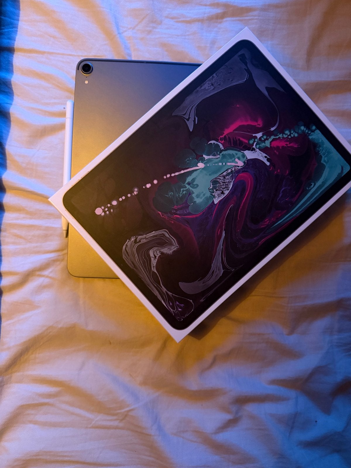 Foto 2 van Apple iPad Pro 11 inch (2020) + apple pencil