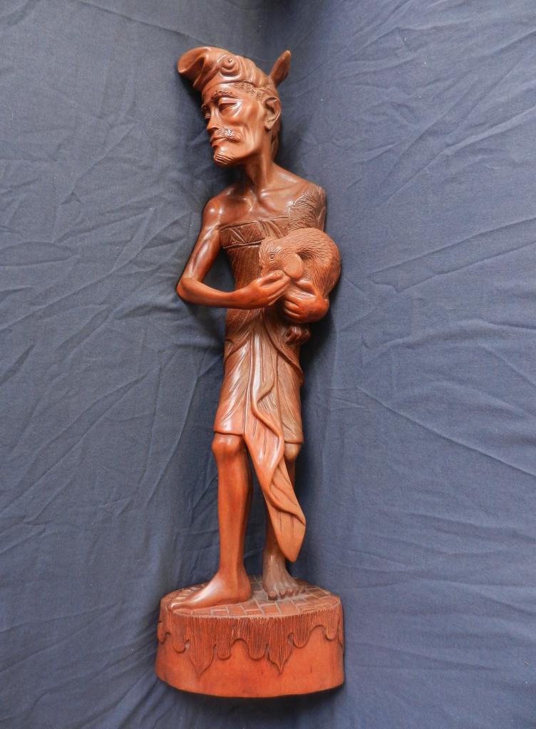 Groot houten snijwerk Man met haan Bali Indonesie h. 60 cm., Handgemaakt, Beeld, Hout, Bruin