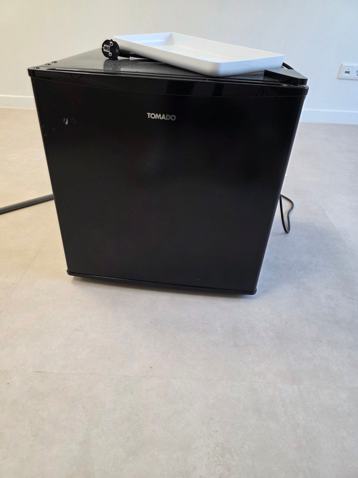 Tomado kleine vriezer, Witgoed en Apparatuur, Koelkasten en IJskasten, Ophalen, Gebruikt, Met aparte vriezer, Minder dan 75 liter
