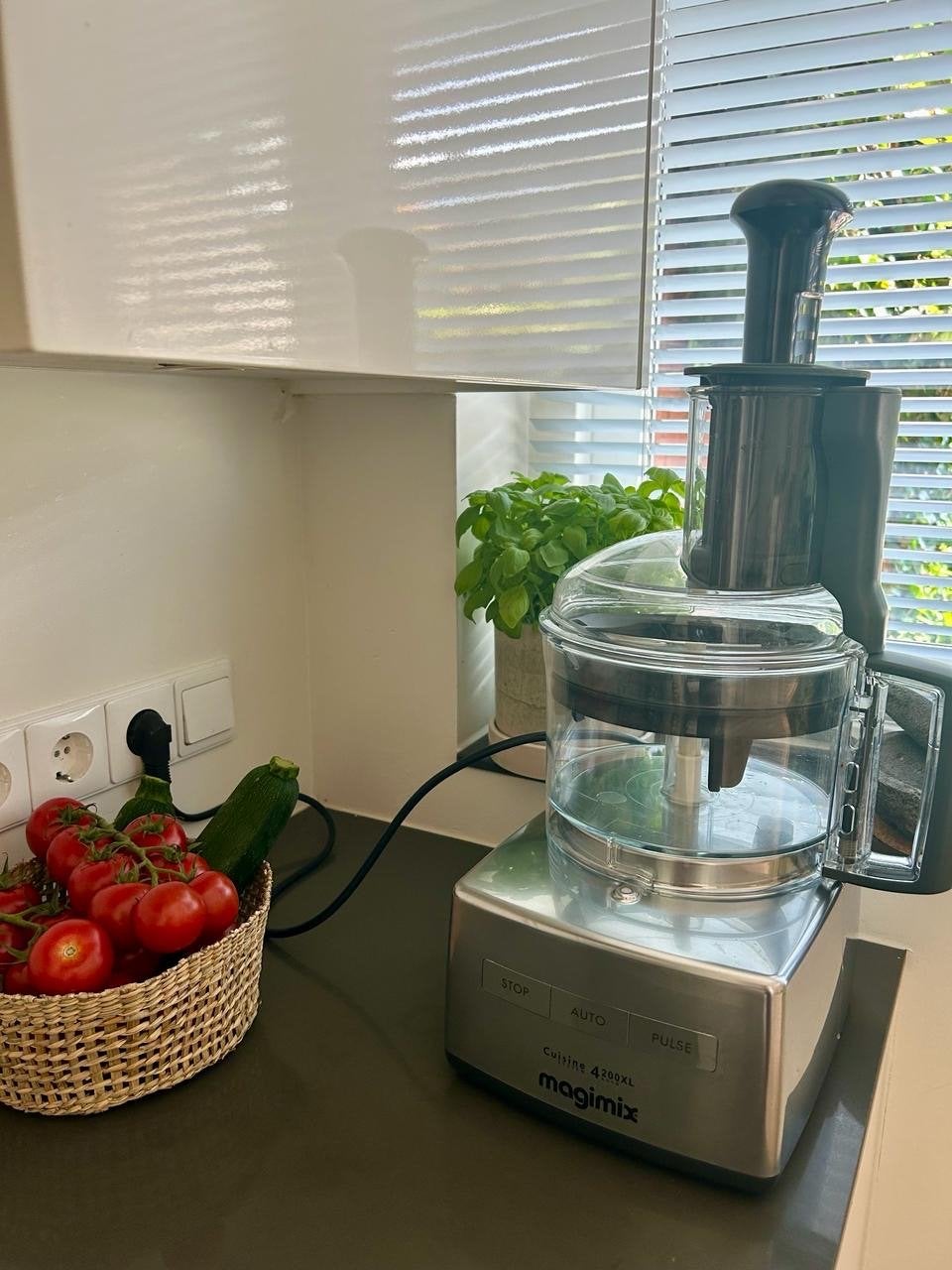Magimix Cuisine 4200XL keukenmachine/foodprocessor, Ophalen, 3 snelheden of meer, Zo goed als nieuw, 2 tot 3 liter