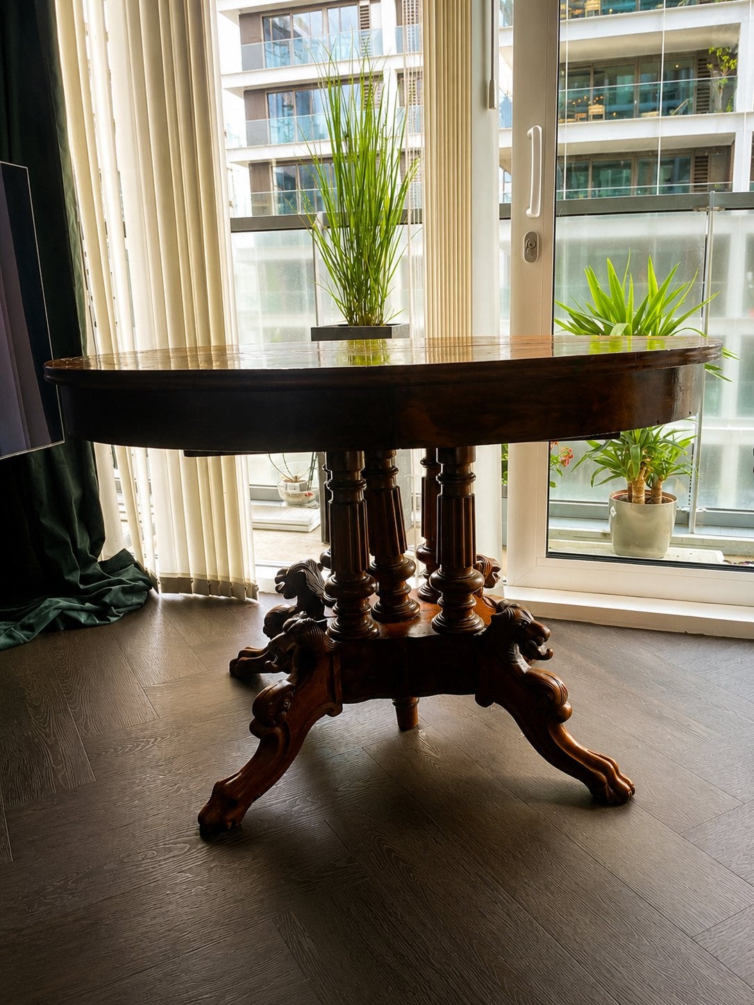 Antieke Halvemaan Tafel met Leeuwenpoten - Massief Hout, Ophalen