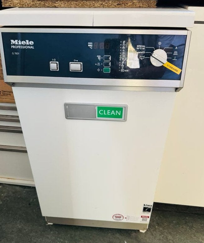 Miele G7831 Professionele Vaatwasser/ thermodesinfector, Ophalen, 60 cm of meer, Zo goed als nieuw, Kort programma