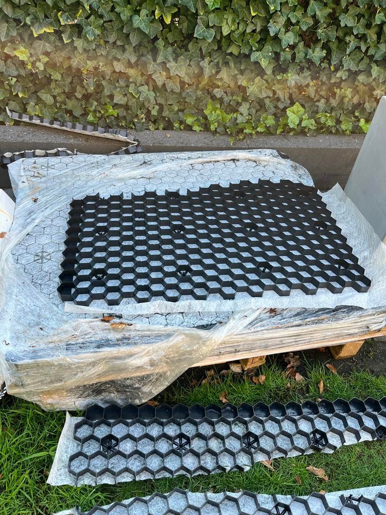 Grasplaten/Grindplaten voor oprit of tuin, Ophalen, Zo goed als nieuw