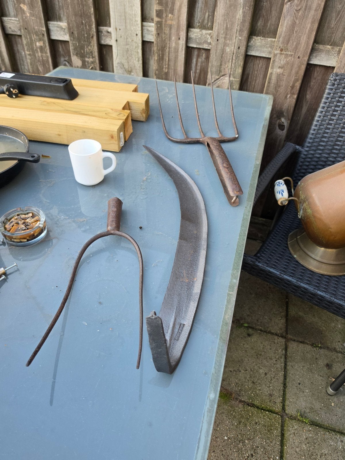 Oude hooivork en zeis - Vintage landbouwwerktuigen, Ophalen of Verzenden