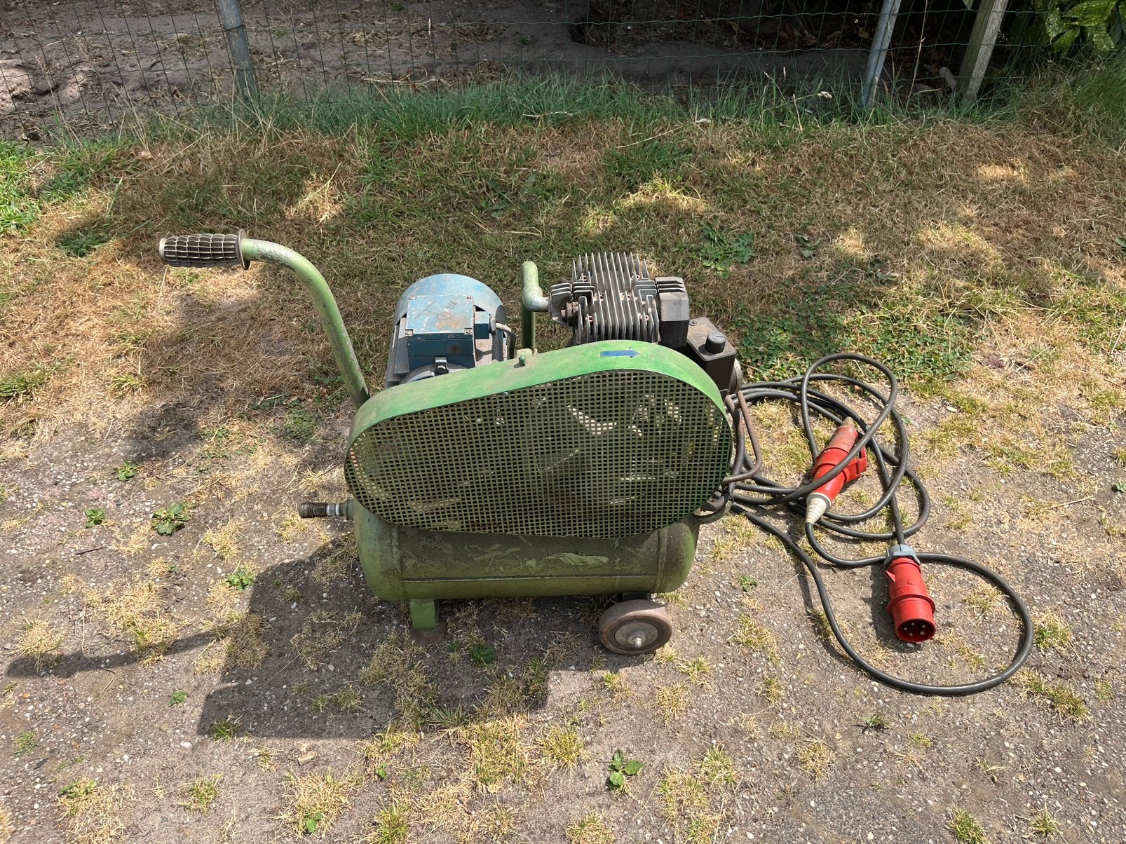 Compressor op krachtstroom, Doe-het-zelf en Verbouw, Compressors, Ophalen, Gebruikt, Mobiel, 6 tot 10 bar