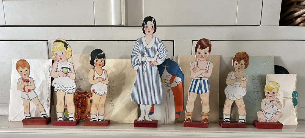 VINTAGE KARTONNEN AANKLEEDPOPPETJES WHITMAN P CO, Antiek en Kunst, Ophalen of Verzenden