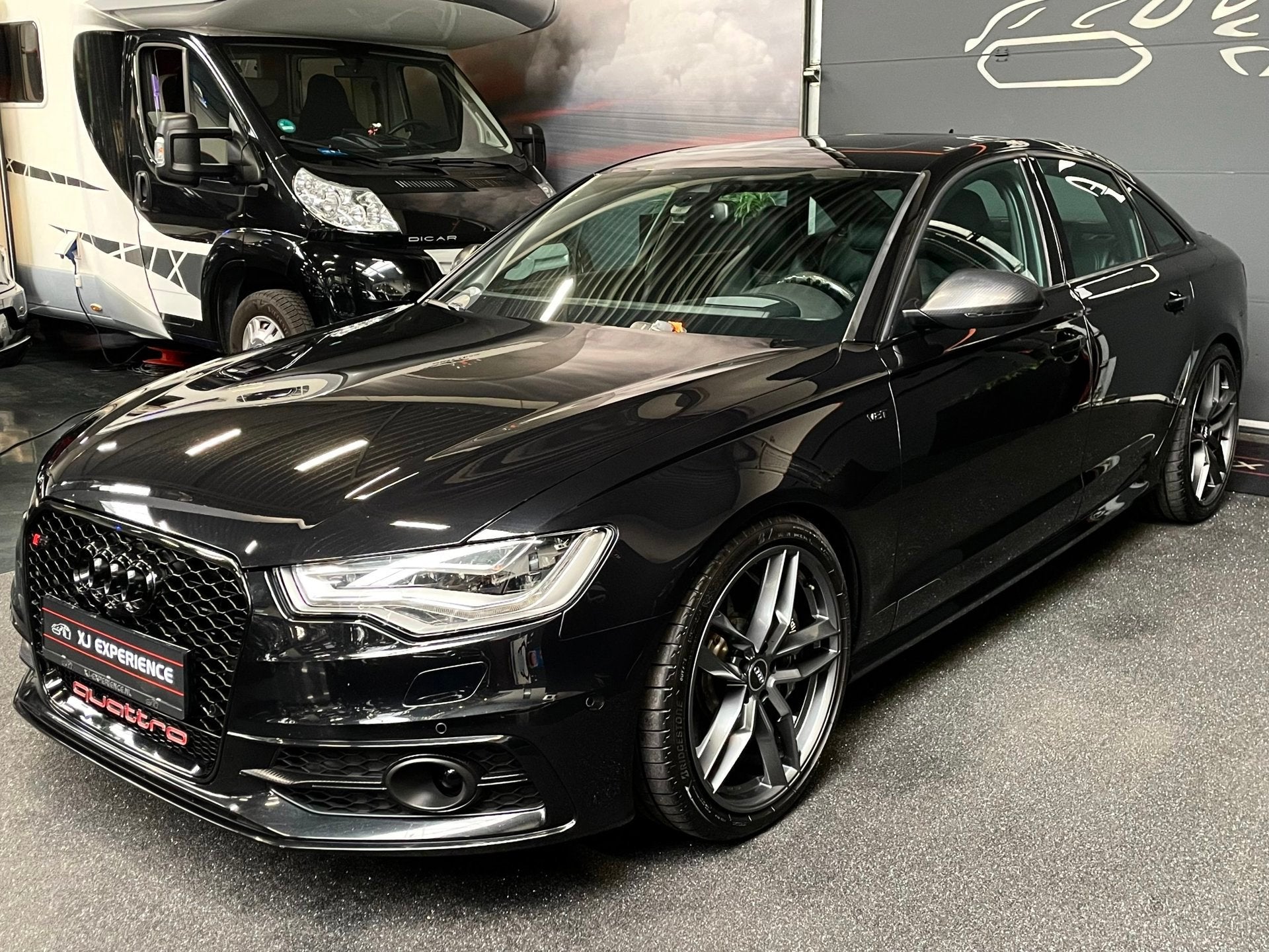 Audi S6 Limousine 4.0 TFSI quattro 570 PK KERAMIC GLASDAK HU, Auto's, Audi, Automaat, Euro 5, Gebruikt, Zwart