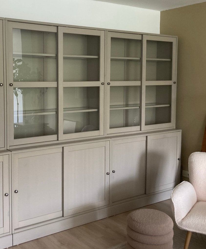 Havsta grijsbeige vitrinekast (IKEA, zgan), Ophalen, Zo goed als nieuw, 25 tot 50 cm, 200 cm of meer