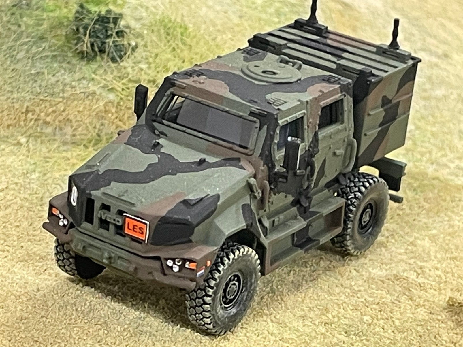 1:87 Iveco IDV Manticore defensie lesvoertuig, zelfbouw, Ophalen of Verzenden, Zo goed als nieuw, Bus of Vrachtwagen, Overige merken