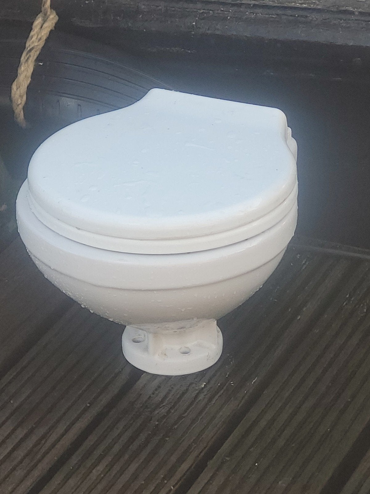 scheepstoilet Gratis., Ophalen