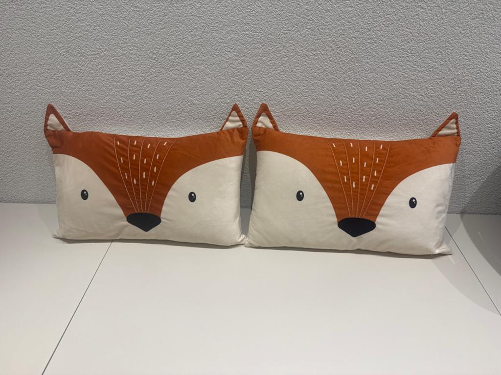 Set van 2 vrolijke vossenkussens, Ophalen of Verzenden, Zo goed als nieuw, Oranje, Rechthoekig