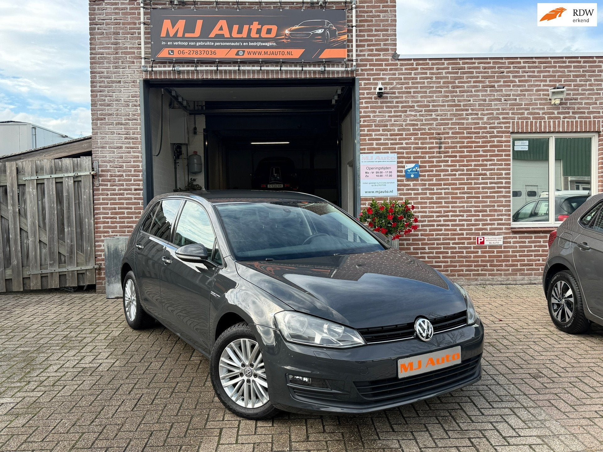 Volkswagen Golf 1.2 TSI CUP Edition airco stoelverwarming de, Auto's, Voorwielaandrijving, Dealer onderhouden, Gebruikt, 4 cilinders