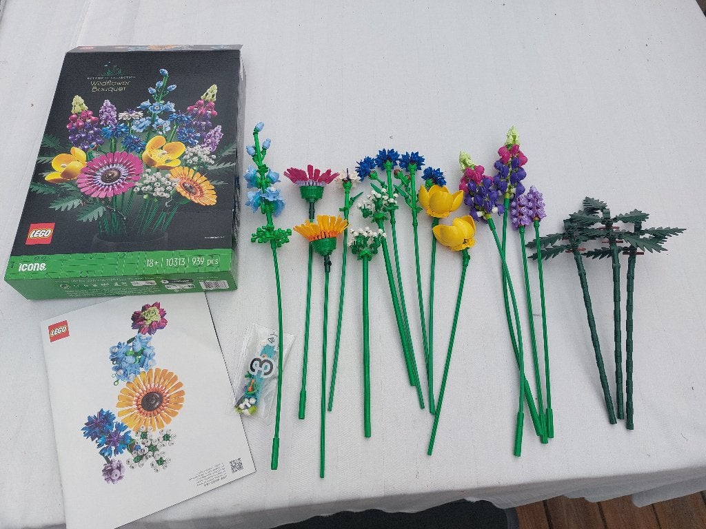 LEGO Botanicals Wilde Bloemenboeket 10313 - zgan, Lego, Ophalen of Verzenden, Zo goed als nieuw, Compleet