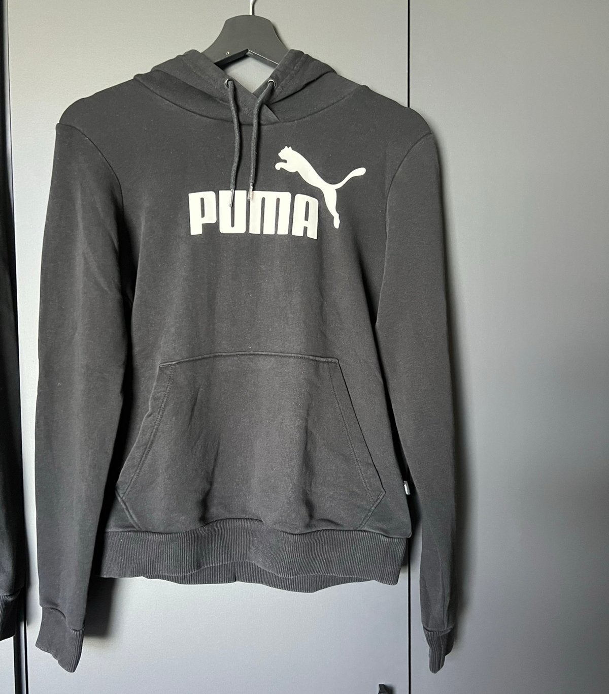 Zwarte/witte Puma dameshoodie, maat S, Ophalen of Verzenden, Gedragen, Maat 36 (S), Zwart