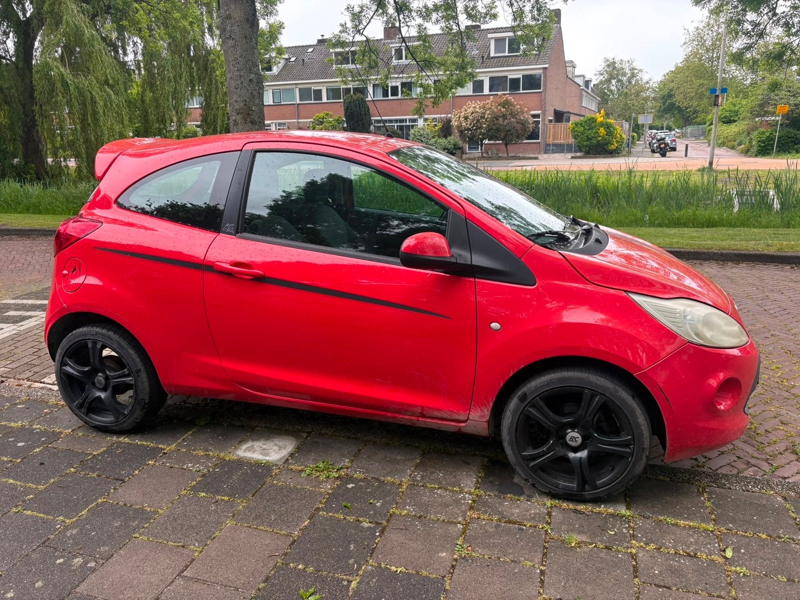 Ford Ka 1.2 51KW 2009 Rood + nieuwe APK, Voorwielaandrijving, 1242 cc, 4 cilinders, 4 stoelen