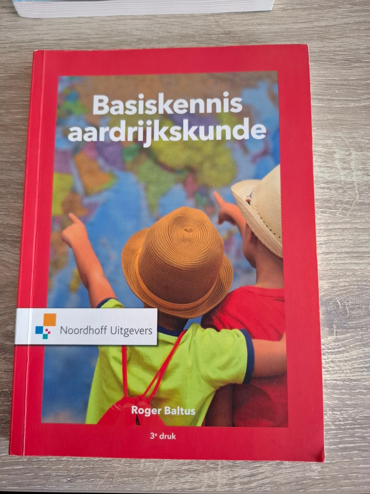 Basiskennis aardrijkskunde - Roger Baltus (3e druk), Roger Baltus, Niet van toepassing, Ophalen of Verzenden, Zo goed als nieuw
