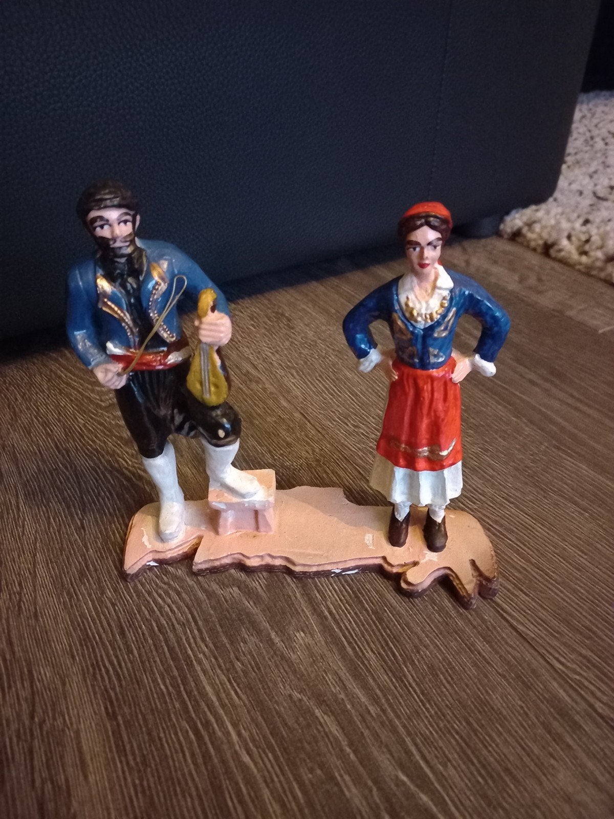 Decoratieve beeldjes Griekse klederdracht, Verzamelen, Ophalen of Verzenden, Gebruikt