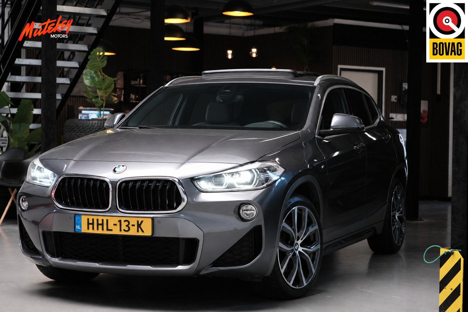 BMW X2 sDrive20i M Sport | Pano | Carplay | alcantara | HUD, Auto's, Met garantie (alle), 1435 kg, Alcantara, Bedrijf