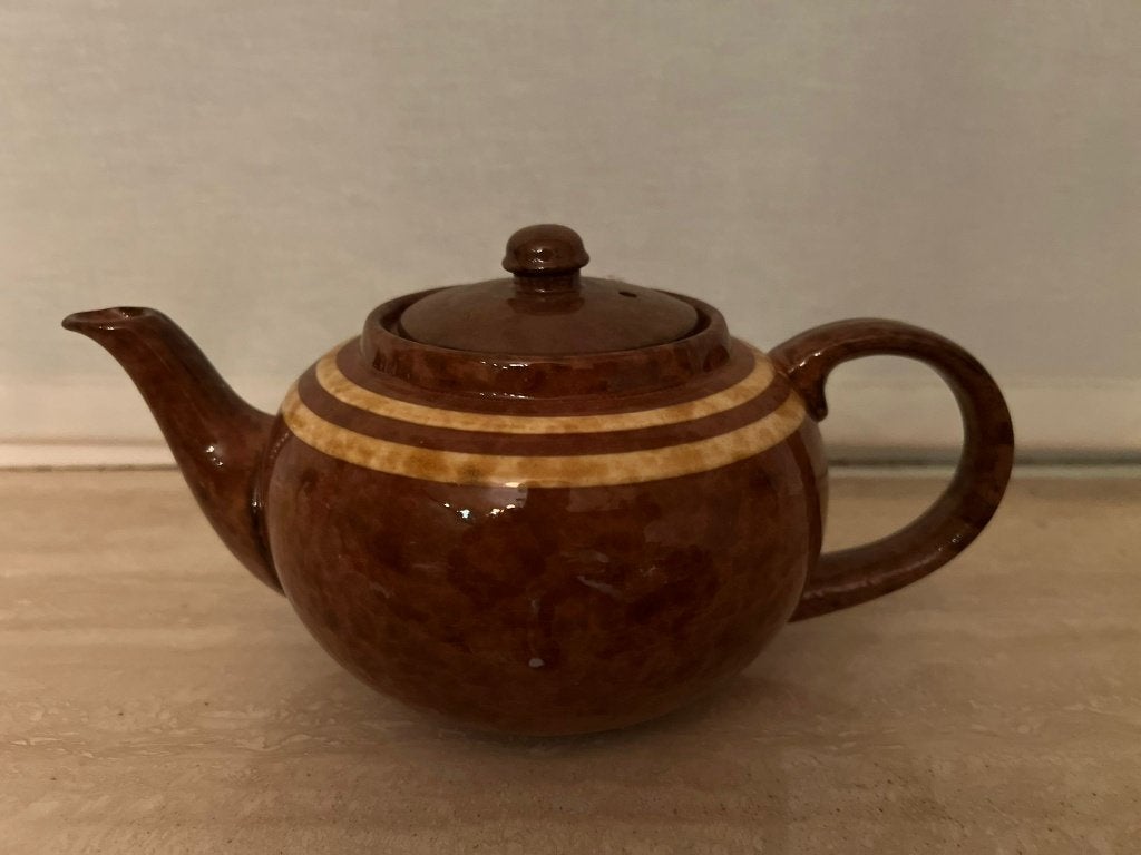 vintage theepotje aardewerk bruintinten met gestreepte band, Huis en Inrichting, Keuken | Servies, Ophalen of Verzenden, Zo goed als nieuw