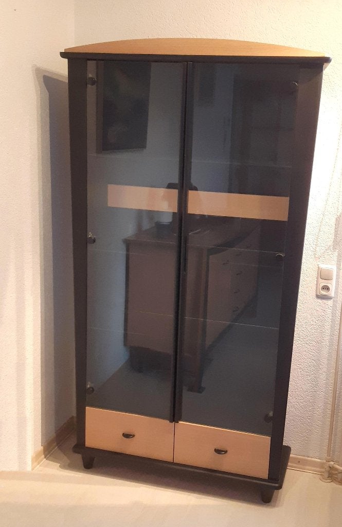 Mooie moderne vitrine kast, Ophalen, Glas, Zo goed als nieuw, 150 tot 200 cm