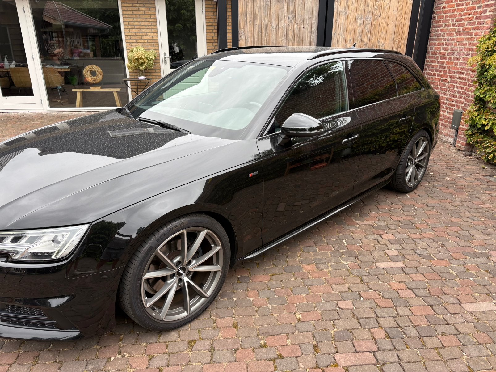 Audi A4 2.0 Tfsi 3x sline 2016 Zwart NAP nl auto, Auto's, Audi, 1984 cc, 1435 kg, A4, Zwart