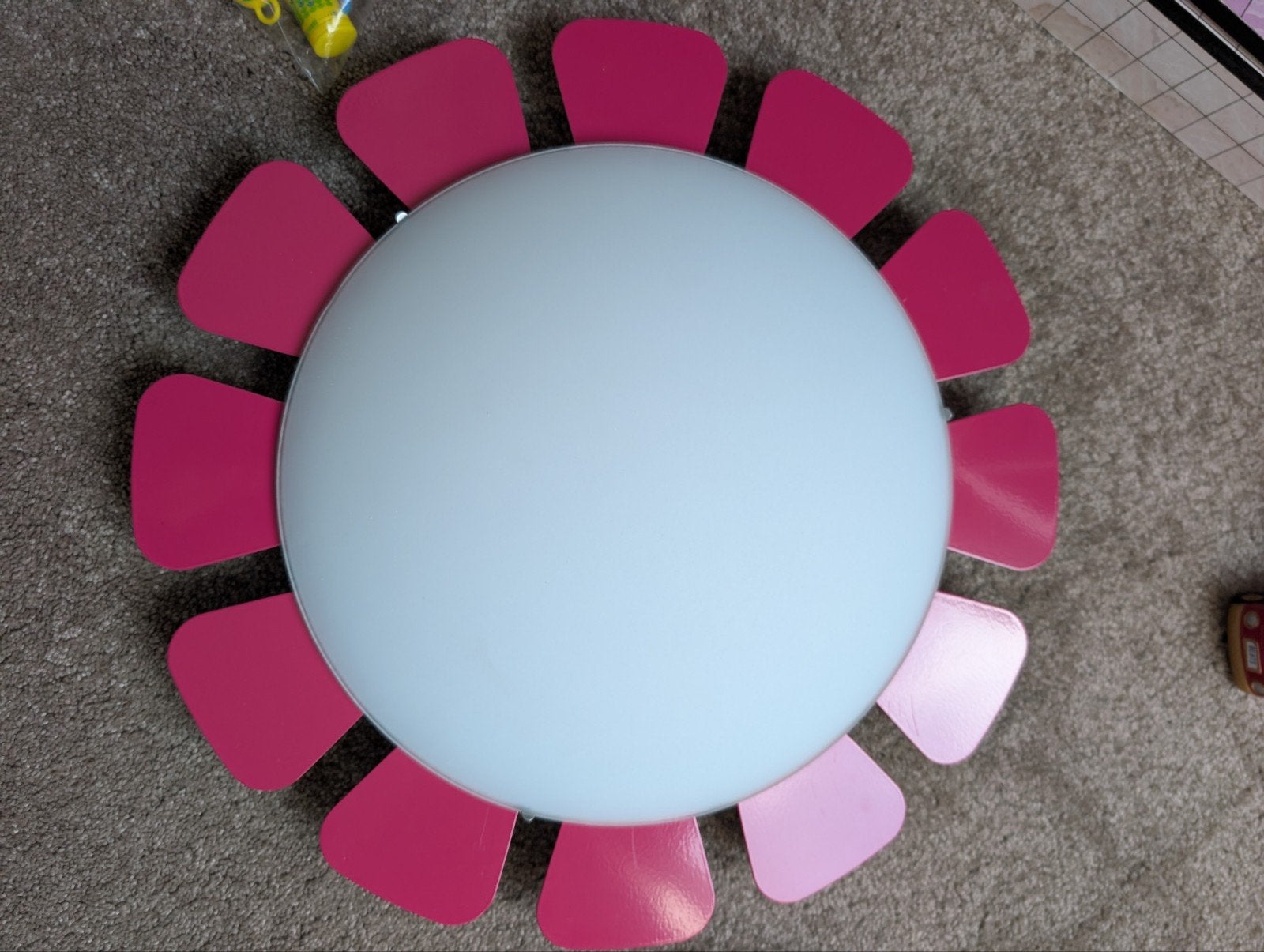 Leuke bloem plafonnière voor meidenkamer (incl. lamp), Huis en Inrichting, Ophalen, Gebruikt, Metaal, Roze
