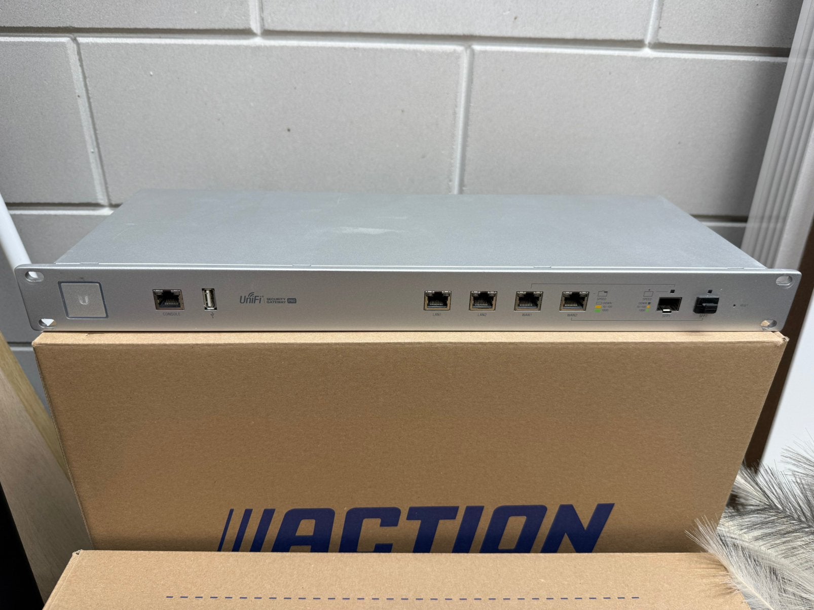 Ubiquiti UniFi USG Pro 4 + Noctua fans, Ophalen, Gebruikt, Router