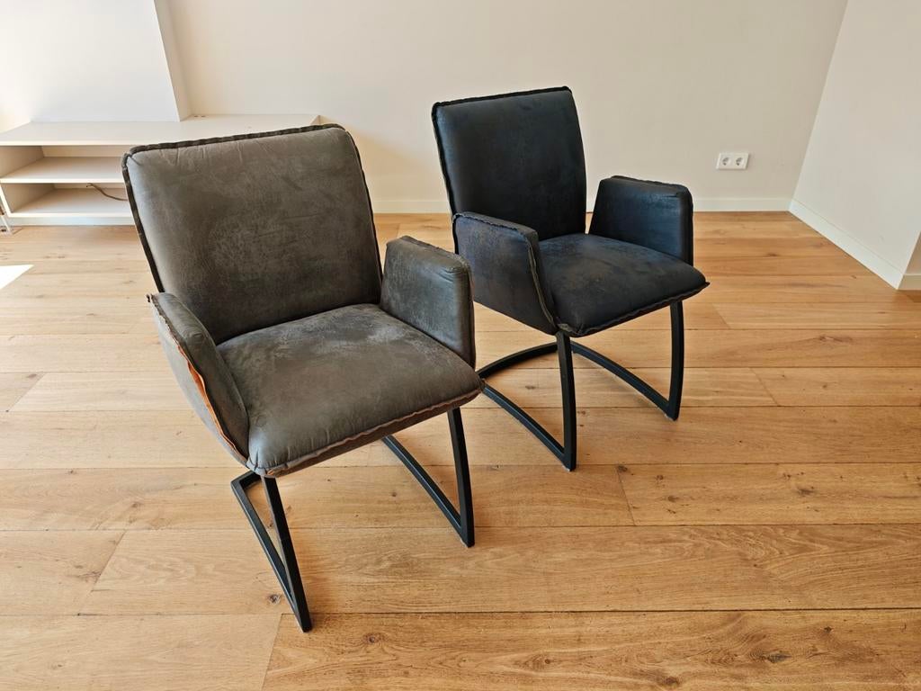 Twee paren stevige (eco)lederen stoelen (totaal 4), Ophalen, Gebruikt, Leer, Twee