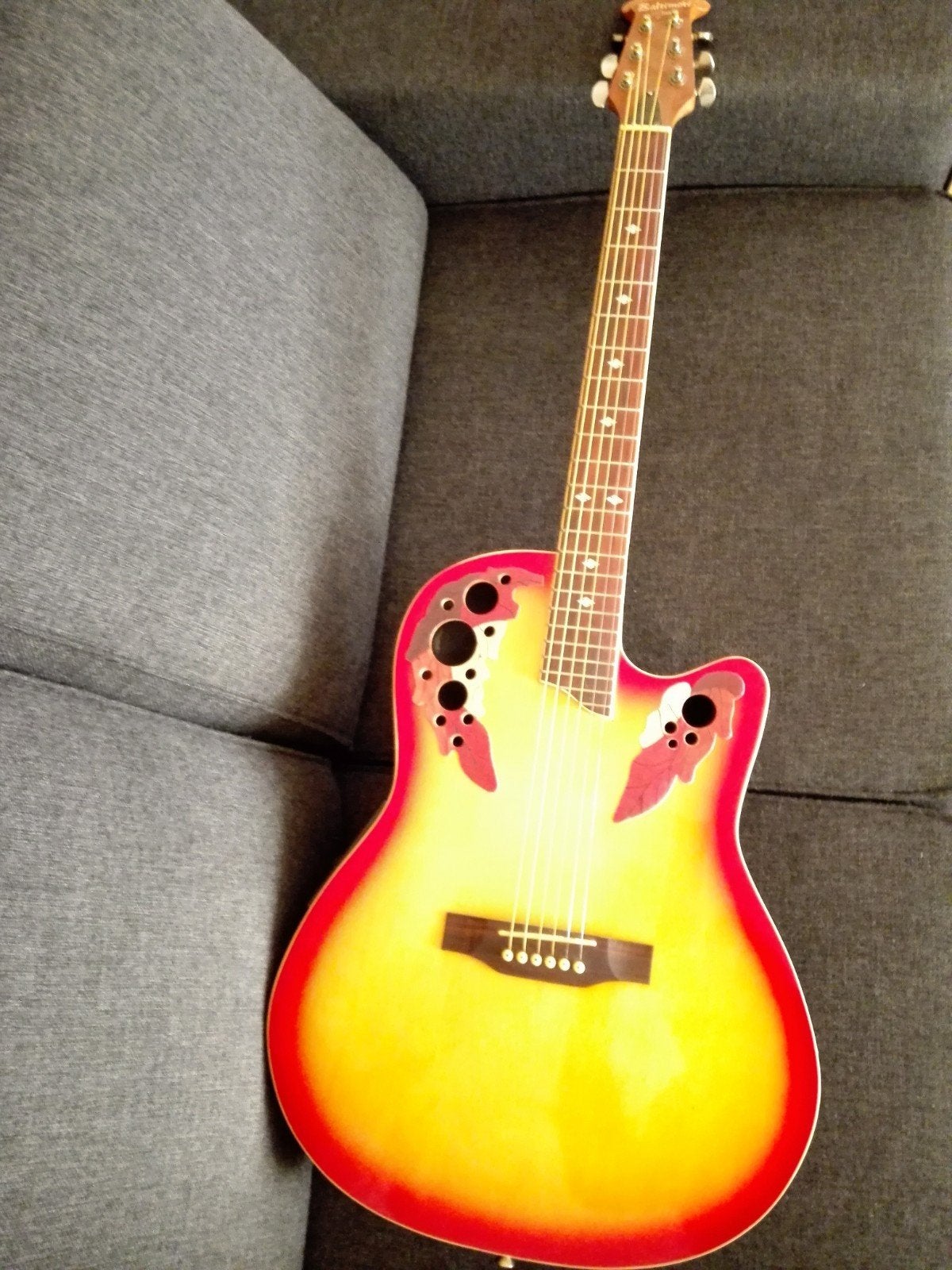 Ovation model akoestische gitaar met element, Ophalen of Verzenden, Gebruikt, Western- of Steelstringgitaar