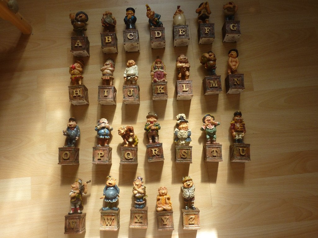 efteling volk van Laaf complete ABC incl paspoort, Verzamelen, Ophalen of Verzenden, Zo goed als nieuw, Beeldje of Poppetje