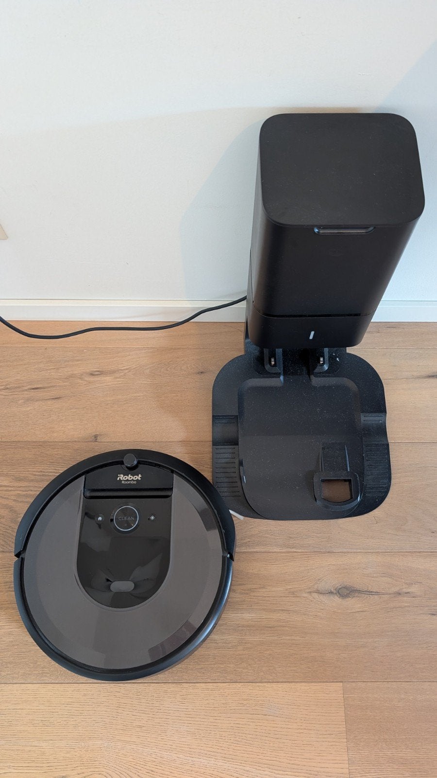 Roomba i8+ robot vacuum, Witgoed en Apparatuur, Ophalen, Robotstofzuiger